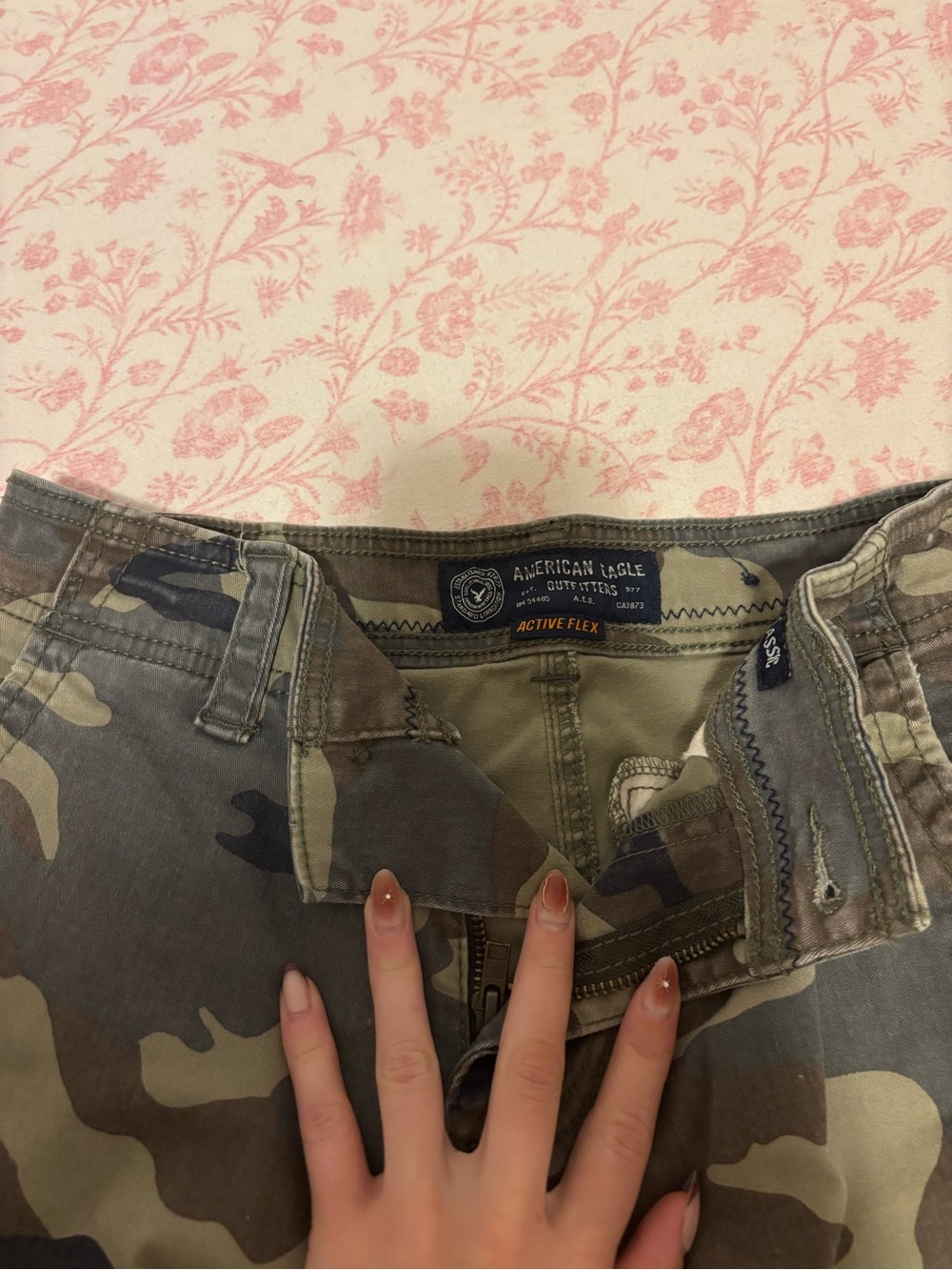 American Eagle Outfitters Men's Camouflage Cargo Shorts - Green/Brown - Picture 2 of 3